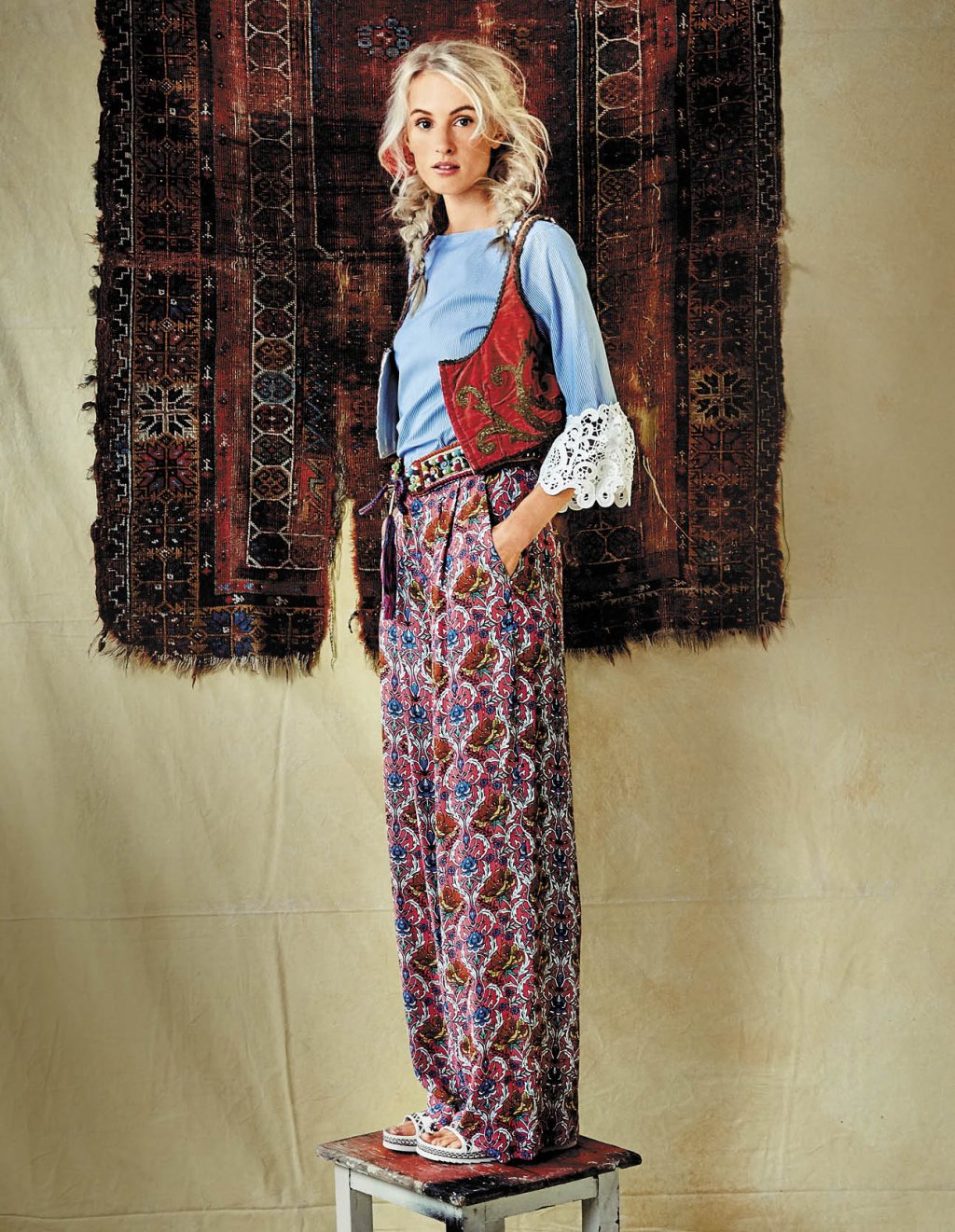 11 PALAZZO PANTS SE ŠIROKÝM PÁSKEM 11 PALAZZO PANTS SE ŠIROKÝM PÁSKEM