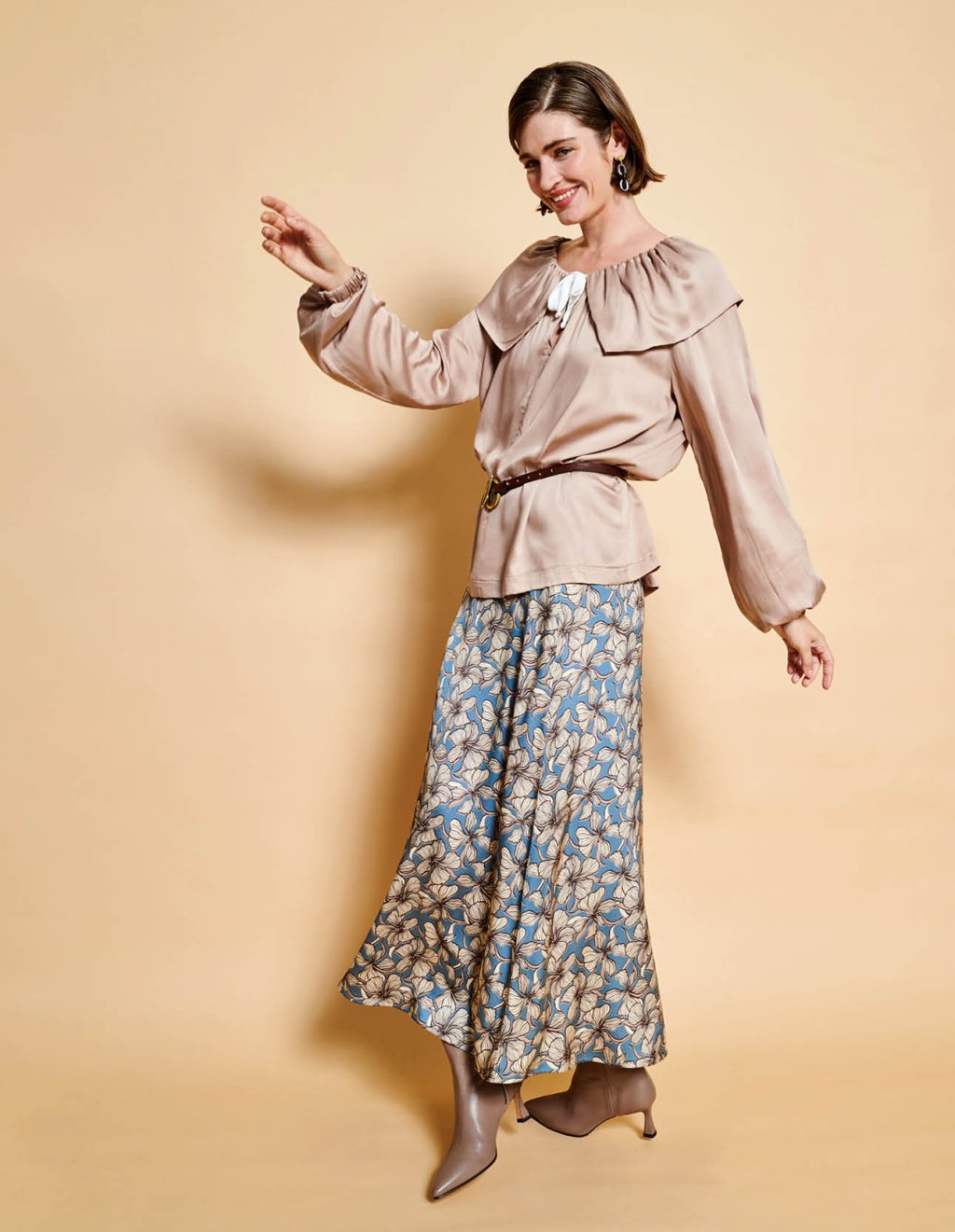 3B Extravagantní halenka