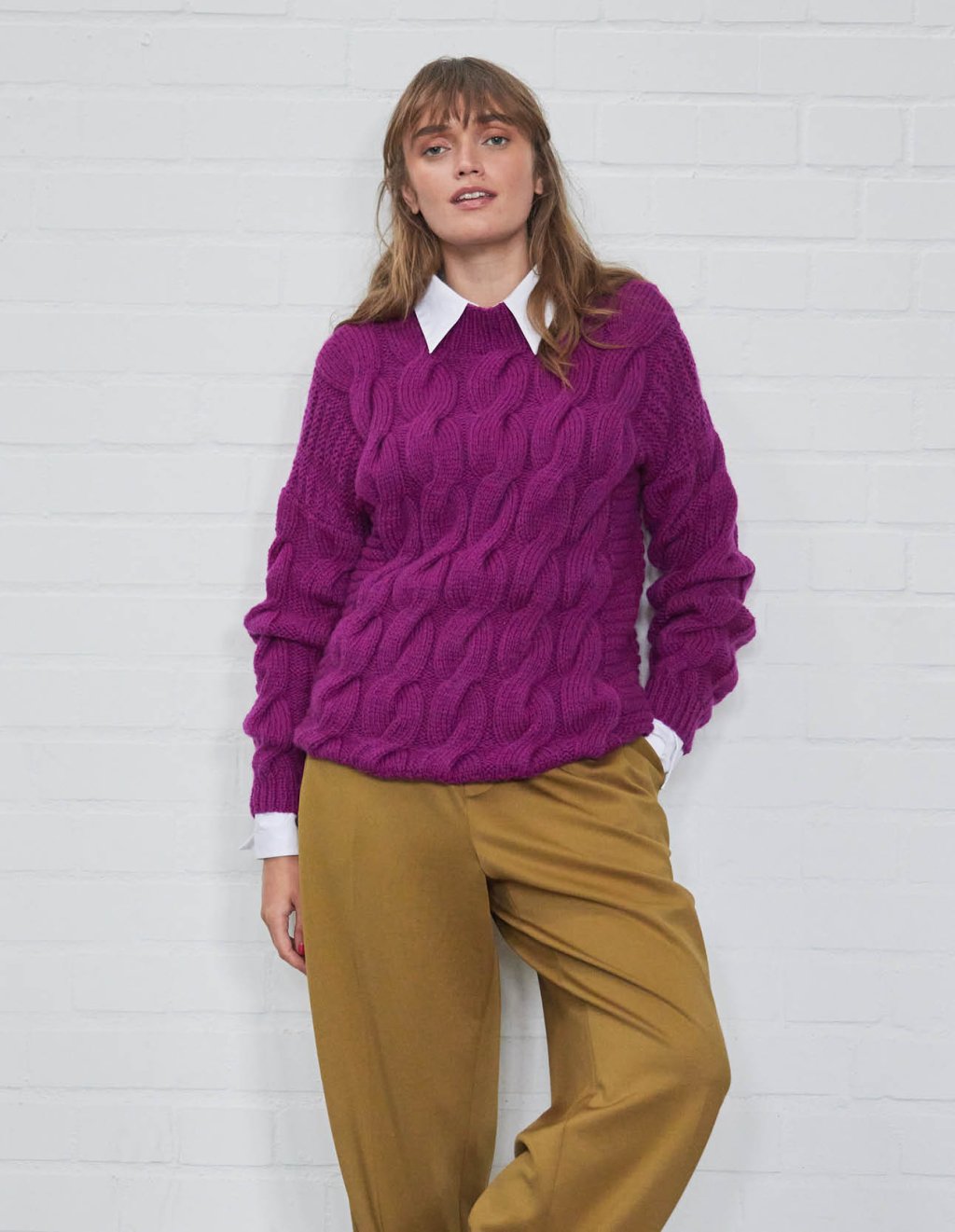 16 Pulovr s velkým copánkovým vzorem