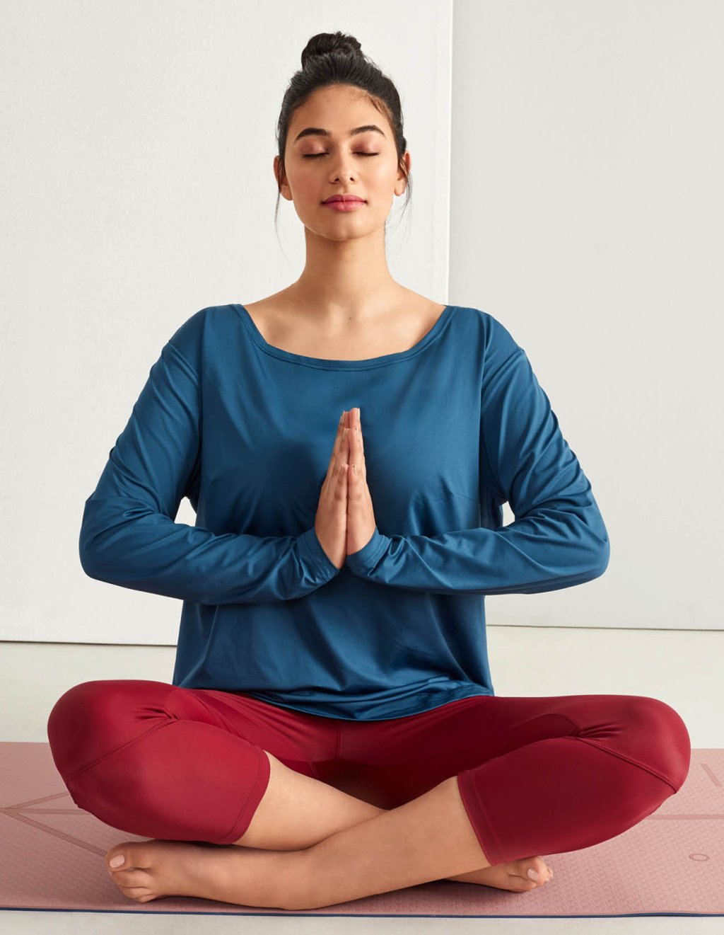 04 Sportovní tričko s kulatým výstřihem