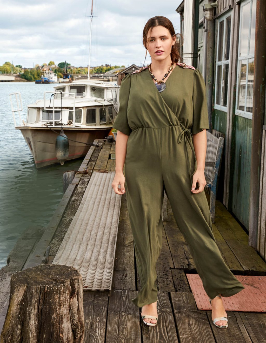 10 Overal se zavinovací optikou