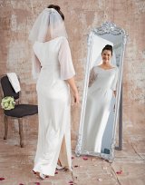 Empírové svatební šaty