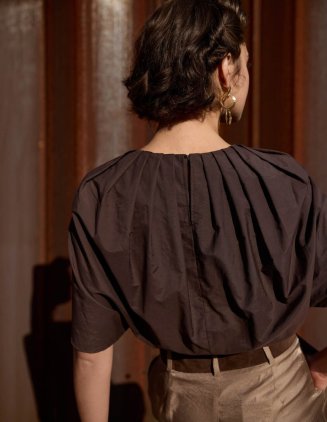 Krátká skládaná halenka